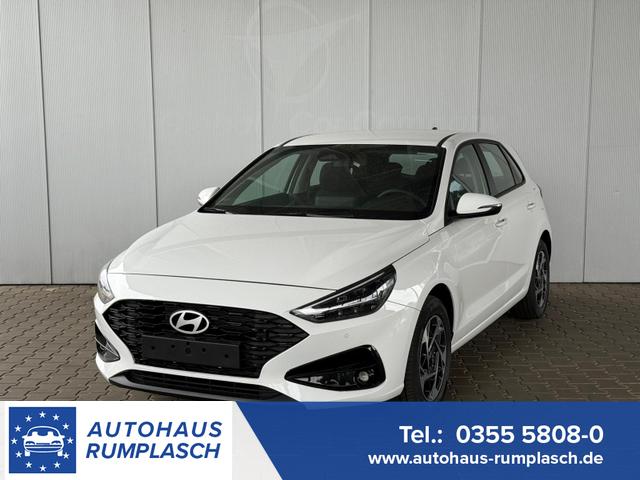 Hyundai i30 - GO 1.5 DPI 97 PS 6MT / Navi PDC V. & H. m. Kamera Sitz Lenkr.Heiz./ LED ALU16 Tempom.