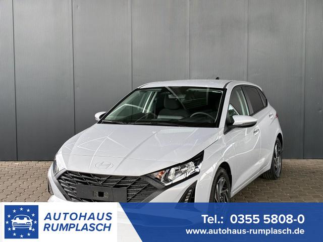 Hyundai i20 - Pure 1.2 MPI / Navi PDC Hinten + Kamera Abgedunkelte Scheiben Tempomat Alu 16"