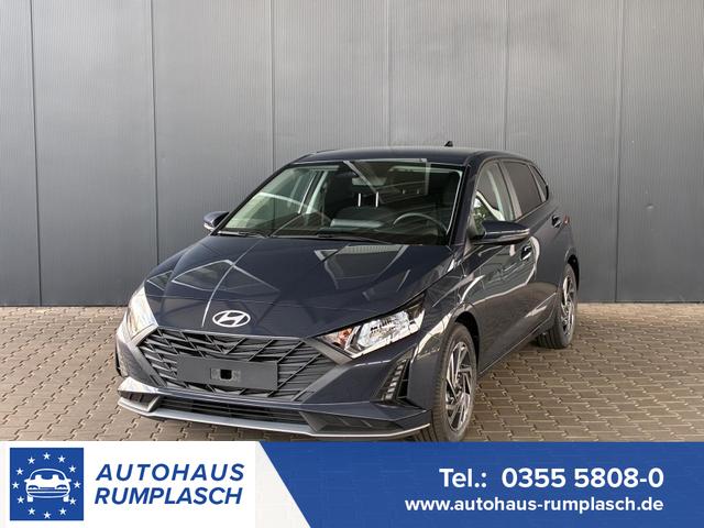 Hyundai i20 - Pure 1.2 MPI / Navi PDC Hinten + Kamera Abgedunkelte Scheiben Tempomat Alu 16"