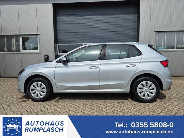Skoda Fabia - 1.0 TSI 95PS Selection 5-türig Rückf.Kamera Parksensoren Sitzheizung Multifunktionslenkrad Klima Skoda-Radio Bluetooth Touchscreen Tempomat Nebelsch. Apple CarPlay + Android Auto