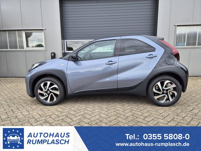 Toyota Aygo X - 1.0 VVT-i 72PS Teamplayer Sitzheizung AbstandsTempomat Multifunktionslenkrad Klima Radio Bluetooth Touchscreen Apple CarPlay + Android Auto 17-LM