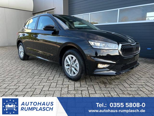 Skoda Fabia - 1.0 TSI 115PS DSG Selection 5-türig 15"LM Rückf.Kamera Parksensoren Sitzheizung Multifunktionslenkrad Klima Skoda-Radio Bluetooth Touchscreen Tempomat Nebelsch. Apple CarPlay + Android Auto