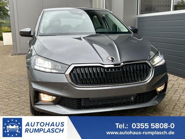 Skoda Fabia - 1.0 TSI 115PS DSG Selection 5-türig 15"LM Rückf.Kamera Parksensoren Sitzheizung Multifunktionslenkrad Klima Skoda-Radio Bluetooth Touchscreen Tempomat Nebelsch. Apple CarPlay + Android Auto