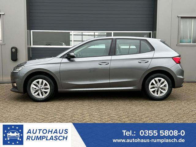 Skoda Fabia - 1.0 TSI 115PS DSG Selection 5-türig 15"LM Rückf.Kamera Parksensoren Sitzheizung Multifunktionslenkrad Klima Skoda-Radio Bluetooth Touchscreen Tempomat Nebelsch. Apple CarPlay + Android Auto