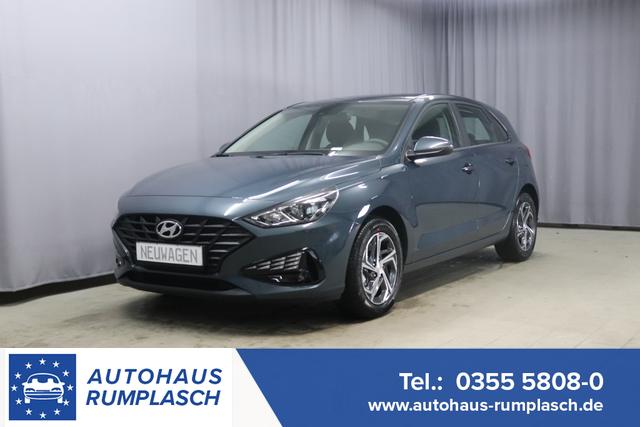 Hyundai i30 - Comfort 1.5 FL 81kW Klimaanlage, Sitzheizung, Lederlenkrad, Radio DAB, Freisprecheinrichtung, Tempomat, Lichtsensor, Einparkhilfe hinten, Nebelscheinwerfer, 16 Zoll Leichtmetallfelgen, uvm.