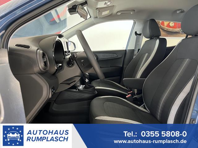 Hyundai i10 - GO+ 1.2 MT 58 kW (79 PS) Klimaautomatik, Navigationssystem, Apple CarPlay & Android Auto, Sitzheizung, Lenkradheizung, Einparkhilfe hinten, Rückfahrkamera, Privacy Glass, 15" Leichtmetallfelgen, uvm.