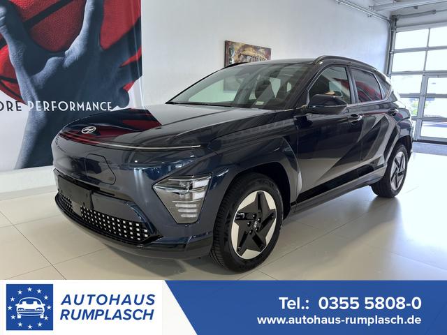 Hyundai KONA - GO 65,4 kWh 160 kW (218 PS) Sitzheizung, Lenkradheizung, Navigationssystem, Apple CarPlay, Android Auto, 2-Zonen-Klimaautomatik, Verkehrszeichenerkennung, ACC, Virtual Cockpit, LED-Scheinwerfer, 17" Leichtmetallfelgen, uvm.