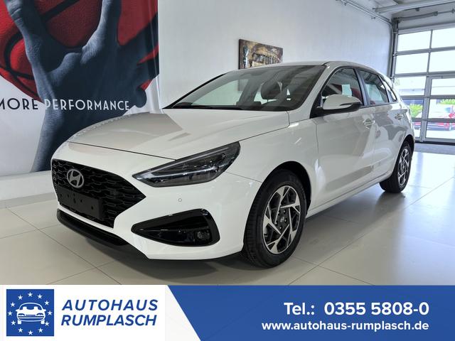 Hyundai i30 - GO 1.0 T-GDI 73 kW (100 PS) Toter-Winkel-Assistent, 2-Zonen-Klimaautomatik, PDC vorne und hinten, Rückfahrkamera, LED-Scheinwerfer, Sitzheizung, Lenkradheizung, Navigationssystem, Radio mit DAB, Apple CarPlay, Android Auto, 16 Zoll Leichtmetallfelgen