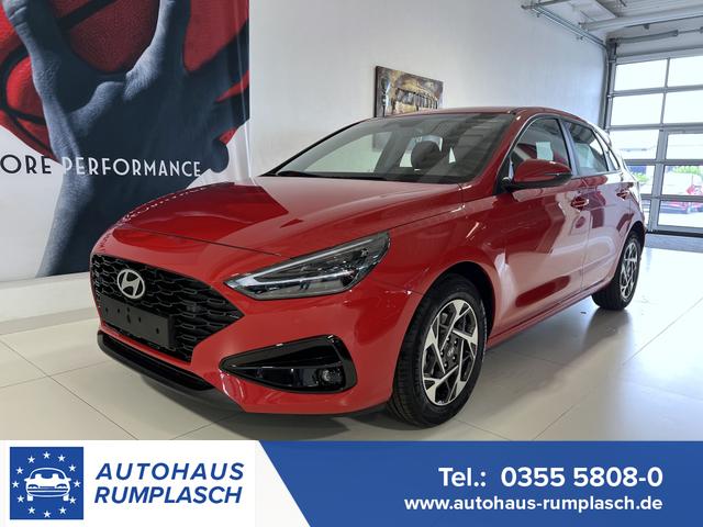Hyundai i30 - GO 1.0 T-GDI 73 kW (100 PS) Toter-Winkel-Assistent, 2-Zonen-Klimaautomatik, PDC vorne und hinten, Rückfahrkamera, LED-Scheinwerfer, Sitzheizung, Lenkradheizung, Navigationssystem, Radio mit DAB, Apple CarPlay, Android Auto, 16 Zoll Leichtmetallfelgen