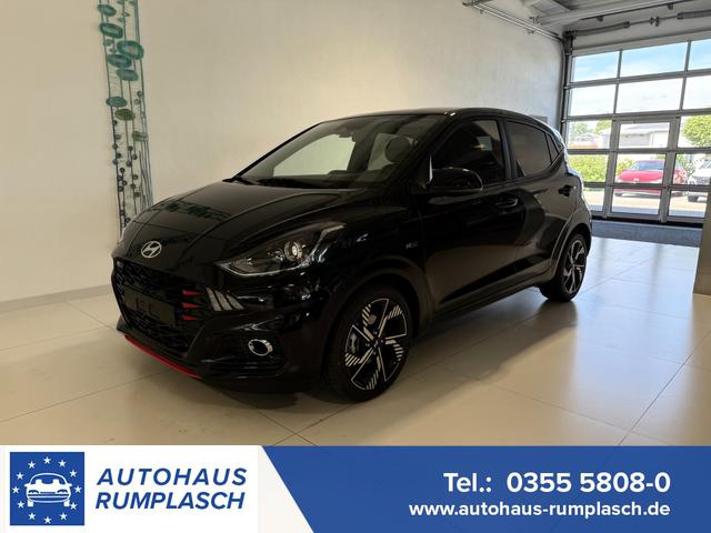 Hyundai i10 - N Line 1.0 T-GDI 66 kW (90 PS) Line-Interieur-Paket, Lenkradheizung, Sitzheizung, Klimaautomatik, Radio, DAB, Apple CarPlay, Android Auto, Navigationssystem, Rückfahrkamera, Verkehrszeichenerkennung, Tempomat, 16 Zoll Leichtmetallfelgen, uvm.