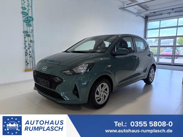 Hyundai i10 - GO 1.0 MT 46 kW (63 PS) Klimaanlage, Sitzheizung, Lenkradheizung, Navigationssystem, Radio, DAB, Bluetooth, Android Auto, Apple CarPlay, Rückfahrkamera, Einparkhilfe hinten, Fernlichtassistent, Lichtsensor, uvm.