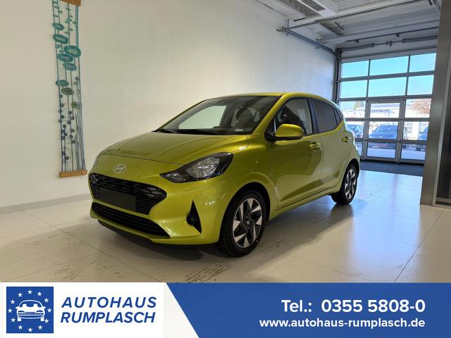 Hyundai i10 - GO+ 1.2 MT 58 kW (79 PS) Klimaautomatik, Navigationssystem, Apple CarPlay & Android Auto, Sitzheizung, Lenkradheizung, Einparkhilfe hinten, R&uuml;ckfahrkamera, Privacy Glass, 15" Leichtmetallfelgen, uvm.