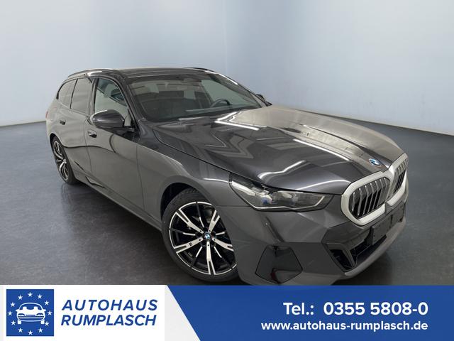 BMW 5er Touring - 520i M-Sport 190PS/140kW Steptronic +AHK +20" +MSportpaket +MSportfahrwerk +DrivingAssistantPlus +AdaptiveLED +HarmanKardon +DigitalKey +ParkAssist +Sitzhzg +WirelessCharging +Sonnenschutzverglasung +ShadowLine