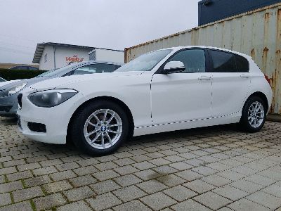 360° Außenansicht BMW 1er      116i, Advantage-Paket-Plus, Klima, Sitzheizung vorne, Servo, Freisprecheinrichtung  