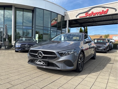360° Außenansicht Mercedes-Benz A-Klasse      180, Limo, 7G-DCT, Progr. Advanced, Distronic Plus, Kamera, SHZ, LED, MBUX, Spiegel-Paket, Winter-Paket  