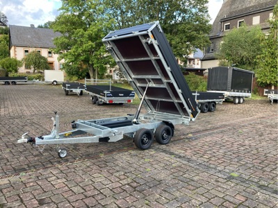 360° Außenansicht Anhänger Dreiseitenkipper      Saris K3 306 184 2700 2 - 306x184x35 cm 2.700kg Black Edition, E-Pumpe, Nothandpumpe 35cm Wände  