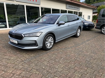 360° Außenansicht Skoda Superb      Suberb Combi Selection 1,5TSI DSG - Matrix-Licht, SHZ 4x, Frontscheibe beheizbar  
