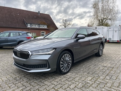 360° Außenansicht Skoda Superb Combi      L&K 2.0 TDI DSG 4x4 / 5 J. Garantie  