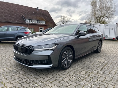 360° Außenansicht Skoda Superb Combi      Sportline 2.0 TDI DSG 4x4 / Standheizung  