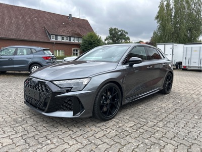 360° Außenansicht Audi RS3      Sportback 2.5 TFSI Quattro S tronic / Schalensitze  