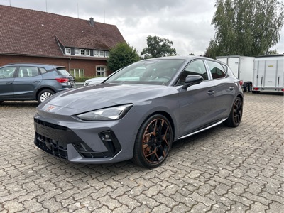 360° Außenansicht Cupra Leon      VZ Extreme 2.0 TSI DSG / Pano  