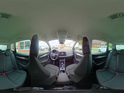 Skoda Karoq Selection 1.5 TSI DSG / AHK Navi 
