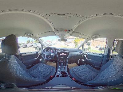 360° Innenansicht Volkswagen Touran      Comfortline Edition 1.5TSI DSG 7Sitzer Navi ACC Sitzh. LED el.Heckkl. Alarm 17Zoll Kamera MY25  