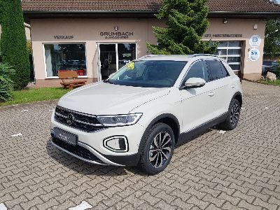 360° Außenansicht Volkswagen T-Roc      1.5 TSI DSG Style Edition IQ.Assistenz Matrix-LED Kamera Sitzh. 17Zoll SideAssist Klimaautom. TopAusst. MY2025  
