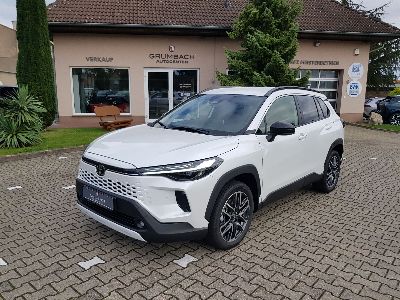 360° Außenansicht Toyota Corolla Cross      Style Teamplayer Hybrid 2,0-l-VVT-i Systemleistung 131 kW (178 PS) Neues Modell  