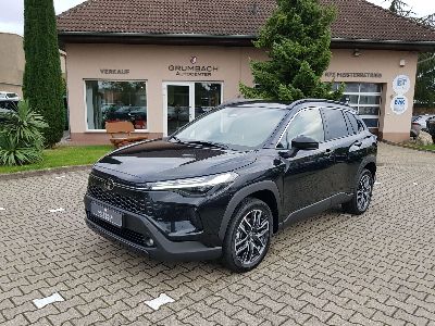 360° Außenansicht Toyota Corolla Cross      Style Teamplayer Hybrid 2,0-l-VVT-i Systemleistung 131 kW (178 PS) Neues Modell  