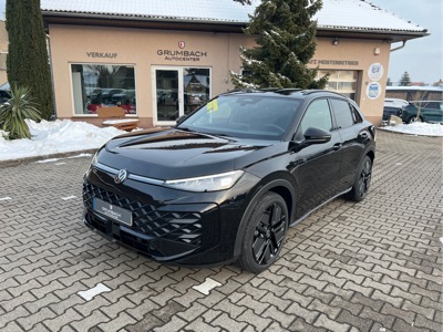 360° Außenansicht Volkswagen T-Roc      1.5 TSI DSG R-Line Neues Modell BlackStyle Matrix Sitzh. elktr.Heckkl. 19Zoll TopAusst.  