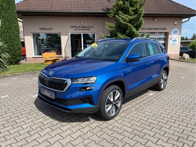 360° Außenansicht Skoda Karoq      Selection Plus 1.5 TSI DSG 150PS/110kW 2026 Park-Paket TravelAssist Sitzh. SideAssist 18Zoll Kamera Lenkr.hzb.  