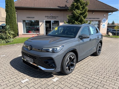 360° Außenansicht Volkswagen Tiguan      1.5 eTSI MHEV DSG R-Line AZV IQPremium Matrix Winterpaket TopAusst.  