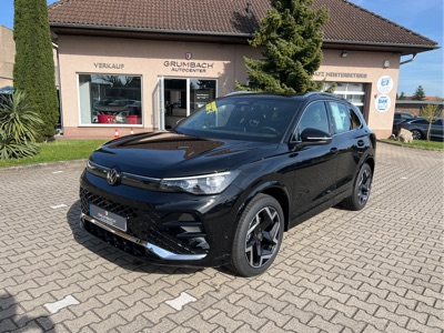 360° Außenansicht Volkswagen Tiguan      1.5 eTSI MHEV DSG R-Line AZV IQPremium Matrix Winterpaket TopAusst.  