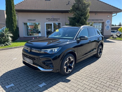 360° Außenansicht Volkswagen Tiguan      1.5 eTSI MHEV DSG R-Line Pano AZV IQPremium Matrix Navi Winterpaket TopAusst.  