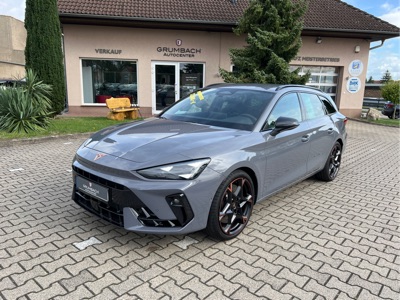 360° Außenansicht Cupra Leon      VZ 2.0TSI 333PS 4Drive DSG AZV Matrix IntelligentDrive Navi Sennheiser Garantie5Jahre 19ZollKupfer  