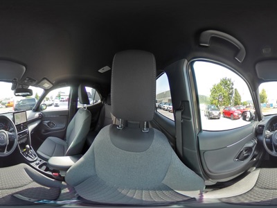 360° Innenansicht Toyota Yaris Cross      1,5 4x4 Navi Kam 2xPDC SHZ SpHa DiCo  