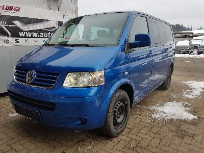 360° Außenansicht Volkswagen T5 Multivan      Trendline 2,0 TDI *Tiptronic*AHK  