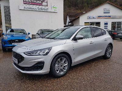 360° Außenansicht Ford Focus      Titanium X 1.0 EcoBoost Mild-Hybrid  