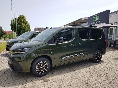 360° Außenansicht Toyota Proace City Verso      L2 Teamplayer 1.2 Team D 7-SITZER - TEMPOMAT+ACC-RÜCKFAHRKAMERA-KLIMAAUTOMATIK-SITZHEIZUNG-SPURHALTEASSISTENT-BLUETOOTH-SMART KEY SYSTEM-GESCHWINDIGKEITSBEGRENZER-DAB-COMFORT PAKET 2-ABLAGE 