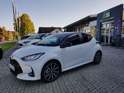 360° Außenansicht Toyota Yaris      1.5 Dual-VVT-iE Hybrid GR Sport 131 PS AUTOMATIK+NAVI+KAMERA+PDC VORNE-HINTEN+HEAD-UP+ACC+ALU 18