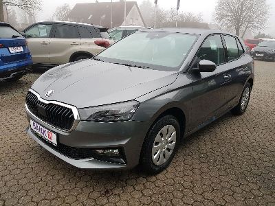 360° Außenansicht Skoda Fabia      1.0 TSI Selection OPF Limousine 5-türig + ANHÄNGERKUPPLUNG+Crom-Paket  