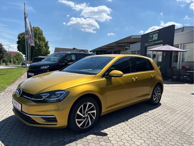 360° Außenansicht Volkswagen Golf      VII 1.0 TSI BMT Sound 5-türig + KLIMAAUTOMATIK 2-ZONEN TEMPOMAT ACC NAVIGATION LED / KURVENLICHT WINTERPAKET ALU GLANZGEDREHT MULTILENKRAD  