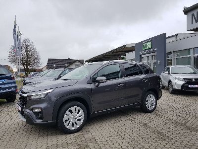 360° Außenansicht Suzuki S-Cross      1.4 Boosterjet HYBRID Comfort+ 4x4 ALLGRIP AUTOMATIK ! ANHÄNGERKUPPLUNG ABNEHMBAR + KLIMAUTOMATIK NAVIGATION KAMERA PDC VORNE/HINTEN TEMPOMAT ACC SITZHEIZUNG ALU 17