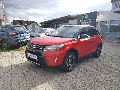 360° Außenansicht Suzuki Vitara      1.4 DITC HYBRID Comfort+ ALLGRIP AUTOMATIK-GETRIEBE! KLIMAAUTOMATIK+NAVIGATION+KAMERA+PDC VORNE / HINTEN +WINTERPAKET+SITZHEIZUNG+TEMPOMAT ACC+TOTE WINKEL+LED  