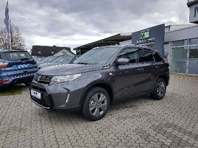 360° Außenansicht Suzuki Vitara      1.4 DITC HYBRID Comfort ALLGRIP AUTOMATIK-GETRIEBE! KLIMAAUTOMATIK+NAVIGATION+KAMERA+PDC VORNE / HINTEN +WINTERPAKET+SITZHEIZUNG+TEMPOMAT ACC+TOTE WINKEL+LED  