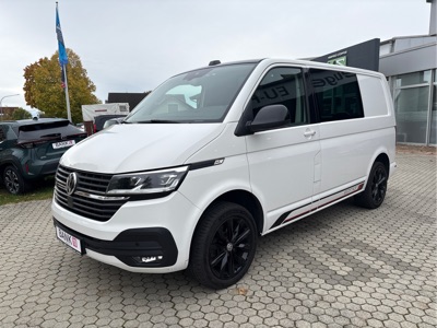 360° Außenansicht Volkswagen Transporter 6.1 Kastenwagen      T6.1 2.0 TDI 4MOTION Kasten EDITION L1H1 7-GANG DSG AUTOMATIK! ANHÄNGERKUPPLUNG + NAVIGATION LICHT & SICHT KAMERA 8x18 BLACK LED LKW ZULASSUNG !  