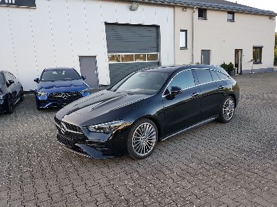 Mercedes-Benz CLA Shooting Brake 200 AMG Edition Line Panorama Schiebedach 19 Zoll Alu Multibeam LED Winter Paket Kamera Keyless Go Distronic Totwinkel Assistent Modeljahr 2025 